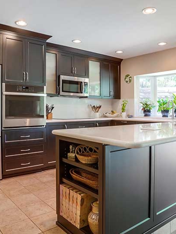Alder-Espresso_Stained_Kitchen_Cabinets_-_001_-_960x540